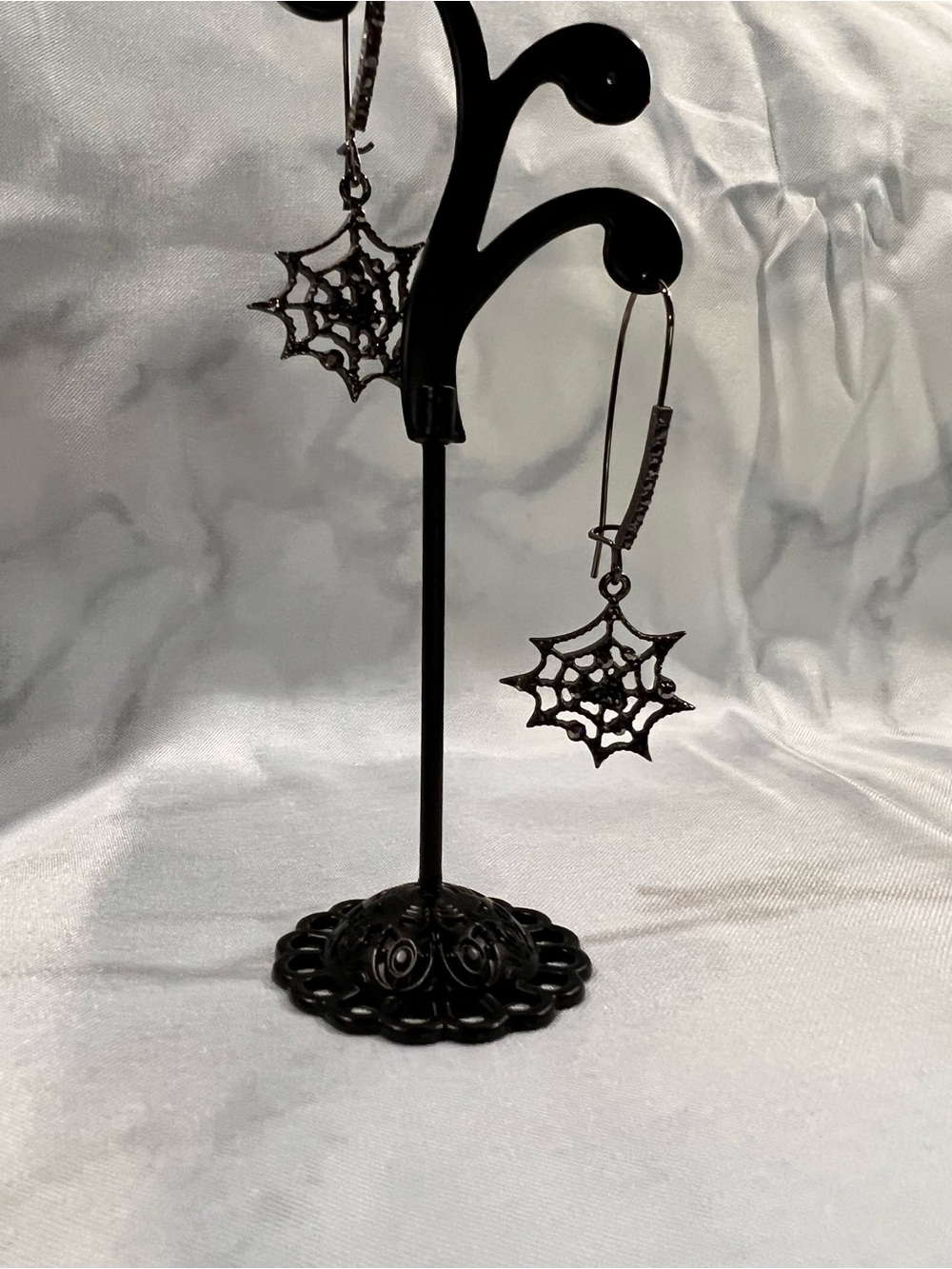 Betsy Johnson Black Spider Web Dangle Earrings - Like New NEVER WORN